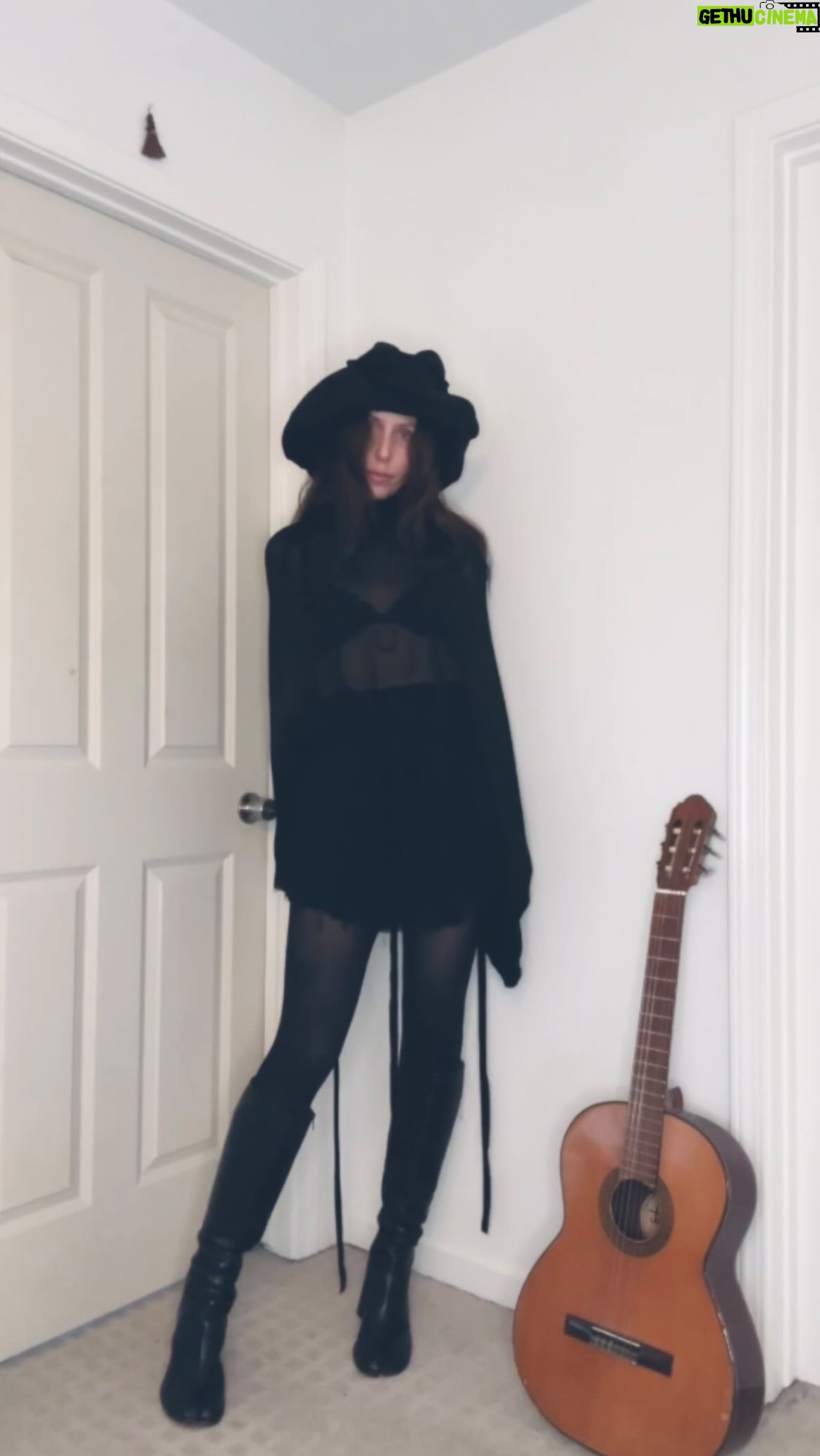 Chelsea Wolfe - 13.1K Likes - chatting personal style 🌑 

#minimalistgoth #softgoth #personalstyle #antifashion #hobbitstyle #hermit #dailystyle #grwm #getdressedwithme #signaturestyle #90sfashion #witchfashion #allblackclothing #anndemeulemeester #rickowens #bloodmilk #margielatabi