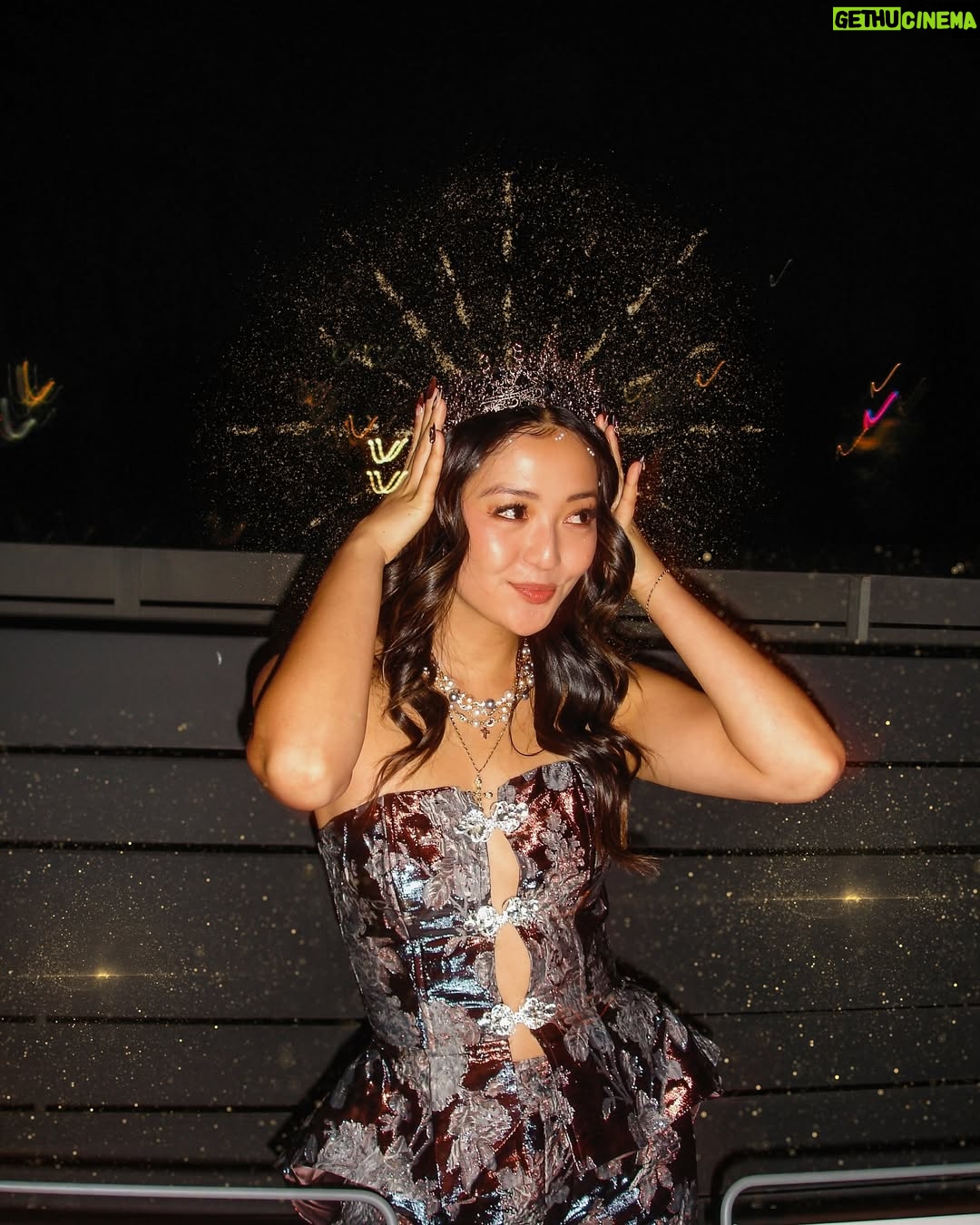 Chelsea Zhang - 1.3K Likes - 𝓌𝒾𝓉𝒽 𝒻𝓇𝒾𝑒𝓃𝒹𝓈 𝒶𝓇𝑜𝓊𝓃𝒹 𝓉𝒽𝑒 𝓉𝒶𝒷𝓁𝑒 ✨ 

My lil slice of heaven 💛 @third.spacela is my events & hosting page ✨

Celebrated another year with a Baroque Themed Rooftop Dinner— very inspired by my outfit (@shopakira ) and the queens I’m surrounded by in this beautifully complex city ✨ 

The miracle of relationships never fails to amaze me — Each friend a story of divine design. Couldn’t have planned the seats at my table if I tried and i wouldn’t want it any other way ❤️ 

———————-

I love a full event experience — I delight in excellence and details… but also catch me at 6pm crying because I tried to set up a party by myself 🫠. To be met with friends who fly to the rescue, laugh it off and tell me they would have shown up if it  were just two pieces of bread on an barren table 🤣 — healed a lot in little Chels’s heart. 

Thankful for my friends who help head knowledge become heart knowledge by loving me thru every version of myself (especially troll Chelsea — shes a problem. 🧌🤪) 

I pray that this type of community surrounds you and is never taken for granted ❤️✨ 

#community #girlhood #dinnerparty #hosting #perfectionism #birthday #celebration #rooftop #citylife #adulting #adultfriendships #oliviadean #artofloving