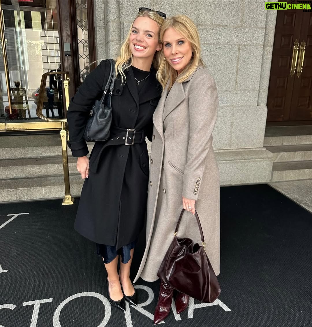 Cheryl Hines - 13.1K Likes - Like mother, like daughter…Like daughter, like mother. 🙂‍↕️💕👯‍♀️ 
#businessbyday #partybynight