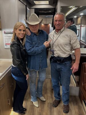 Cheryl Hines Instagram - Dwight Yoakam. Country legend. Has always been my favorite. Guitars, Cadillacs, Hillbilly Music on a Sat night. Perfection! Thank you Dwight!!!