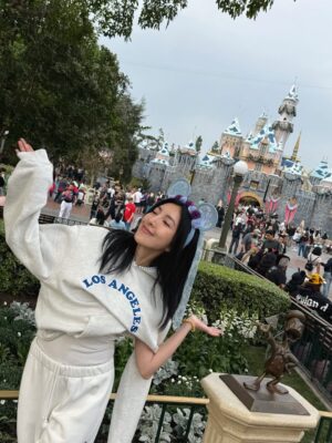Cheryl Yang Instagram - Disney land ~~~😍😃🎈🧸🎀