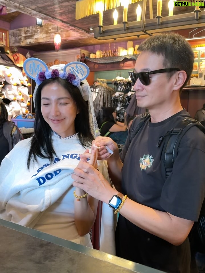 Cheryl Yang - 44.8K Likes - Disney land ～～～😍😃🎈🧸🎀