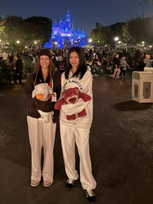 Cheryl Yang Instagram - Disney land ~~~😍😃🎈🧸🎀