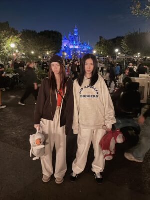 Cheryl Yang Instagram - Disney land ~~~😍😃🎈🧸🎀