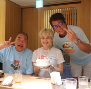 Chiaki Horan Instagram - _
出川さん&一茂さん『俺らのことナメてるでしょ？』
と聞かれて、

私「ナメてます。」と答えても笑って許してくれる
大好きな先輩方です。

ありがとうございます☺️🙏🩷