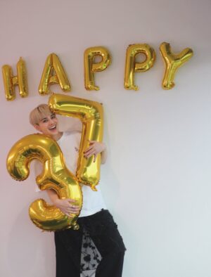 Chiaki Horan Instagram - _
9/28に誕生日を迎えました🎂
多くの方や現場にお祝いしていただけて、みなさんの存在が私の人生を照らしてくれています✨
インスタやYouTubeにもコメントをくださって、ありがとうございます🥰

そして、両親にもらったこの人生。
また1年を無事に生きられたことが嬉しいです✨

「人生常に今がピーク！」をモットーに、
今年も一番幸せで一番特別な誕生日でした🎊

毎年恒例のインスタライブはどこかでやらせてください🕺🩷

たくさん写真を撮ってもらったので、しばしお付き合いくださいませ✨