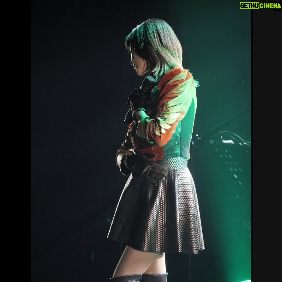 Chisato Moritaka - 35.2K Likes - ⁡
2025 森高千里コンサートツアー“あなたも私もファイト!!”
9月27日 京都 文化パルク城陽 プラムホール 終了しました！
 
城陽市でのコンサートは約3年半ぶりでした。
久しぶりだとは思えないくらいアットホームな空間で、
盛り上げ上手な皆さんでした～
 
城陽市の特産品はイチジクということで、イチジクを使ったスイーツをたっくさん食べました！どれも美味しかったけど、いちじくスムージーはこれまで飲んだスムージーの中で1番でした！
 
そして今回は前日から京都に入って市内を観光しましたよー。
半日散策をして買物と食事を満喫しました！
 
明日9月28日は 広島 上野学園ホール（広島県立文化芸術ホール）です！
 
#chisatomoritaka
#森高千里
#あなたも私もファイト
#京都市
#下鴨神社 #河合神社
#総本家にしんそば松葉 の「#にしんそば」
#京煎堂 の「#抹茶パフェ」
#加茂みたらし茶屋 の「#みたらし」
#志津屋 の「#カルネ」
#城陽市
#文化パルク城陽
#森島平兵衛農園 の「#完熟いちじくスムージー」「#完熟いちじくタルト」
#おうすの里 の「#鳳凰梅」「#献上梅」「宝玉神梅」「梅ゼリー」
#城洋園 の「#茶団子」
#御生菓子司ふたば の「#豆もち」「#城陽やきもち」「いちじく大福」
#麺屋たけ井 の「#特製つけ麺」