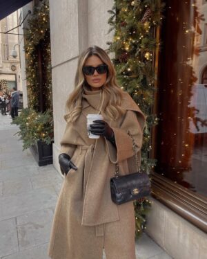 Chloe Lloyd Instagram - ✨Christmas in London✨