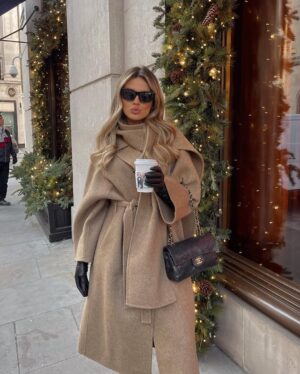 Chloe Lloyd Instagram - ✨Christmas in London✨