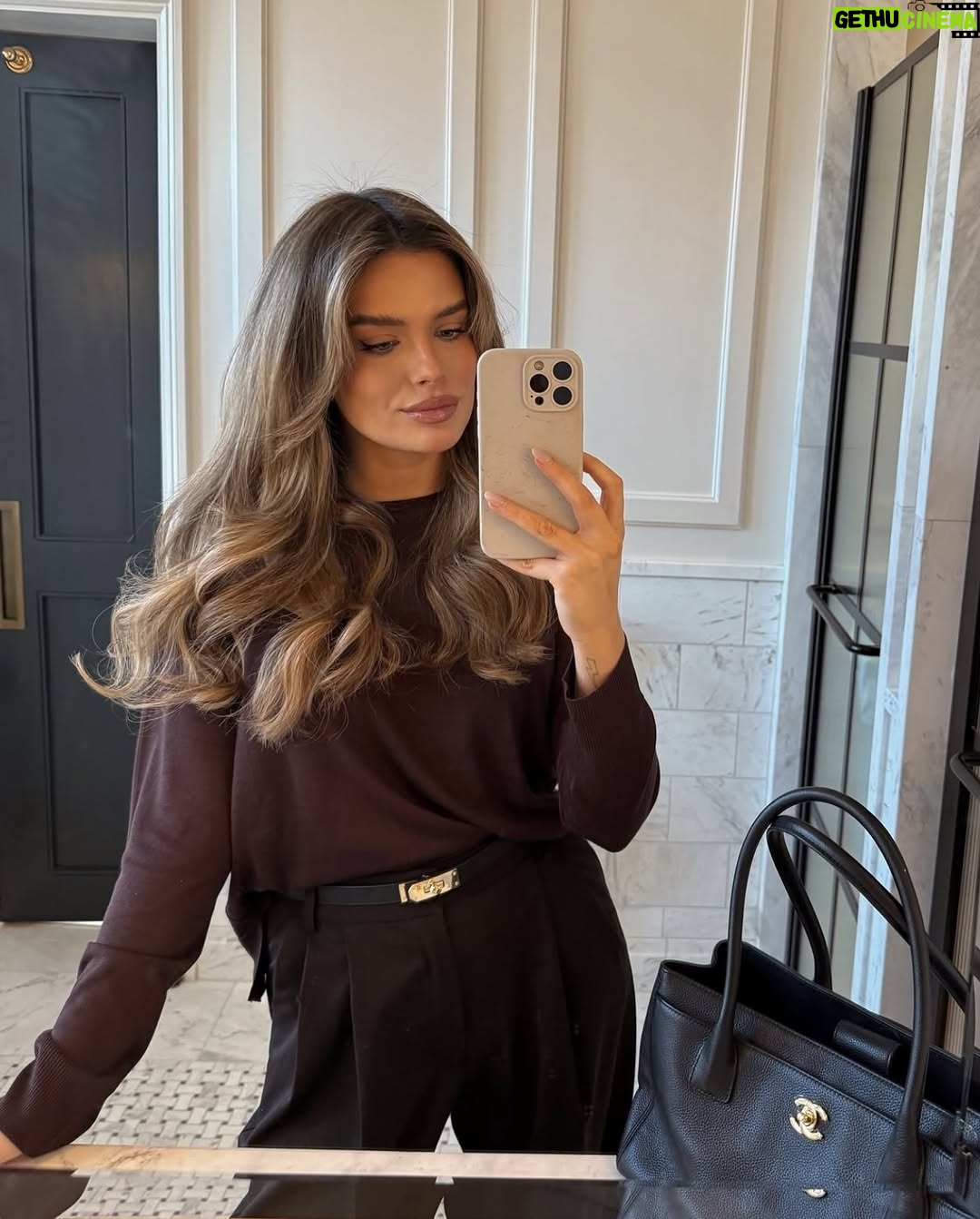 Chloe Lloyd - 13.4K Likes - Last years autumn looks I’d wear again 🍂

#autumninspo #autumnfashion