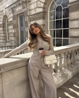 Chloe Lloyd Instagram - Last years autumn looks I’d wear again 🍂

#autumninspo #autumnfashion