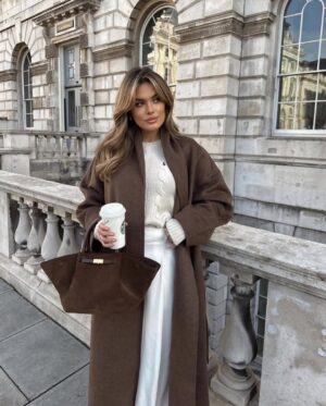 Chloe Lloyd Instagram - Last years autumn looks I’d wear again 🍂

#autumninspo #autumnfashion