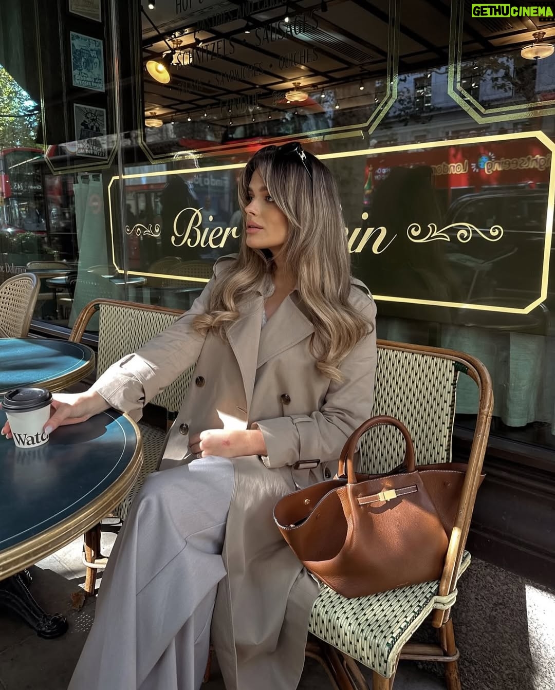 Chloe Lloyd - 13.4K Likes - Last years autumn looks I’d wear again 🍂

#autumninspo #autumnfashion