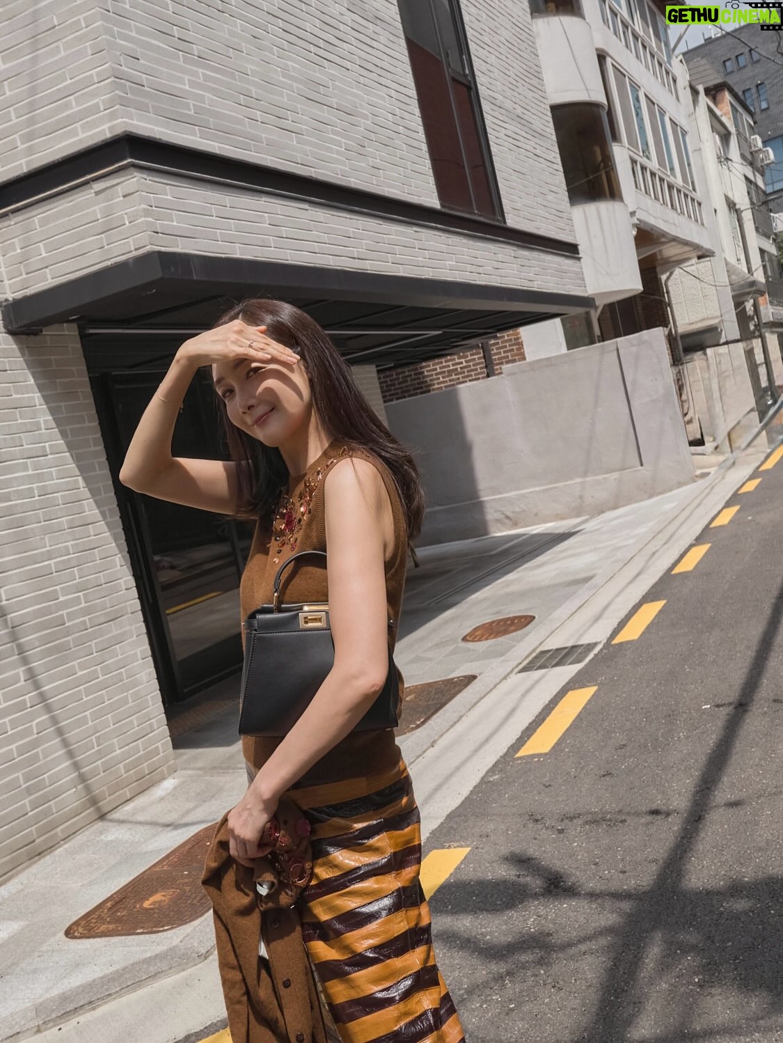 Choi Ji-woo - 25.1K Likes - 🖤

@fendi#Fendi#Fendipeekaboo