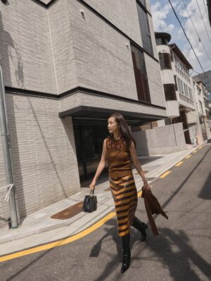 Choi Ji-woo Instagram - 🖤

@fendi#Fendi#Fendipeekaboo