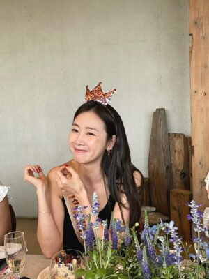 Choi Ji-woo Instagram - 소중한 인연들🥰
감사하고,사랑합니다❤️

막내나이가 벌써…😂🙄🫣😎😘