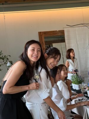 Choi Ji-woo Instagram - 소중한 인연들🥰
감사하고,사랑합니다❤️

막내나이가 벌써…😂🙄🫣😎😘