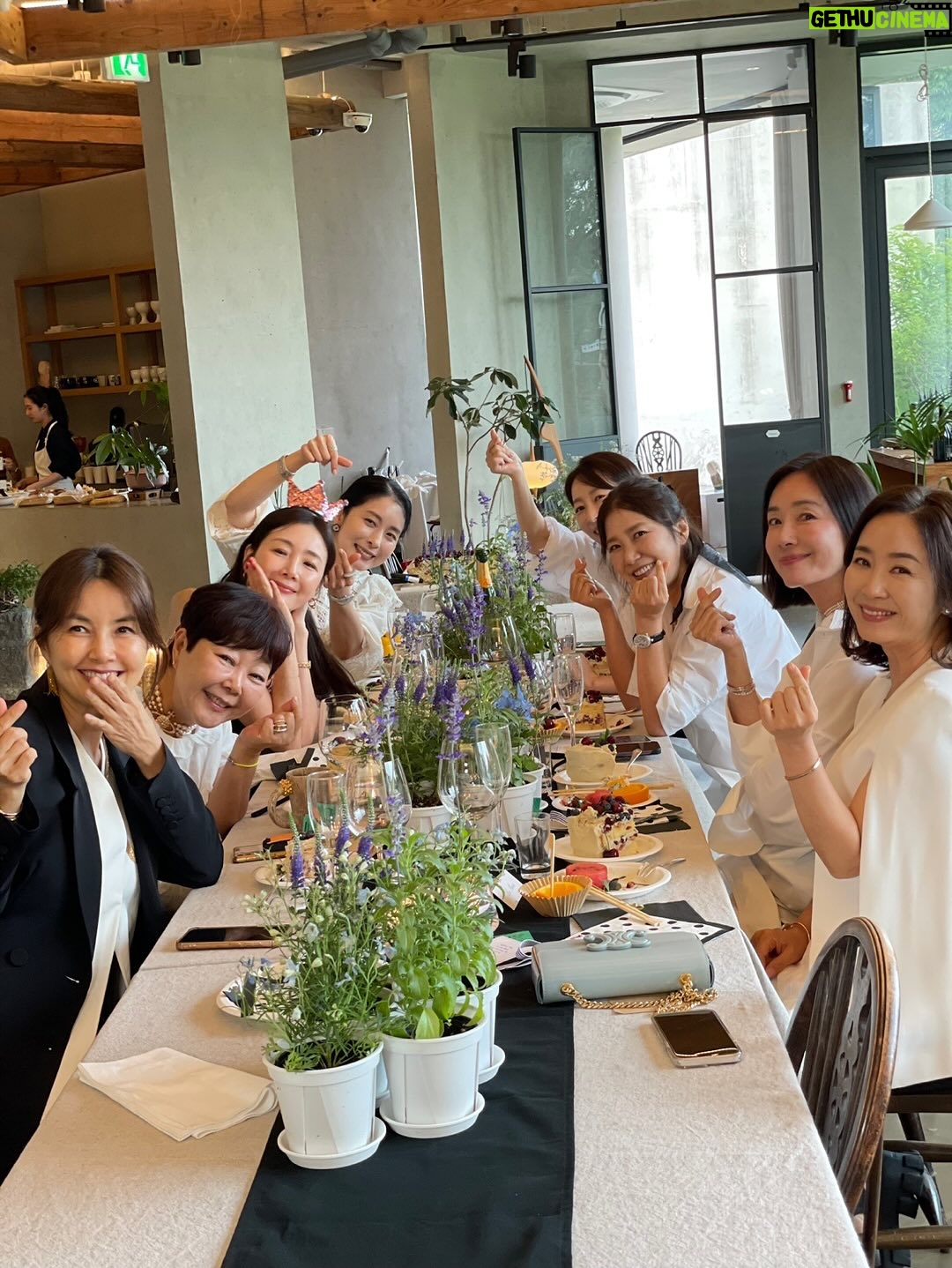 Choi Ji-woo - 49.8K Likes - 소중한 인연들🥰
감사하고,사랑합니다❤️

막내나이가 벌써…😂🙄🫣😎😘