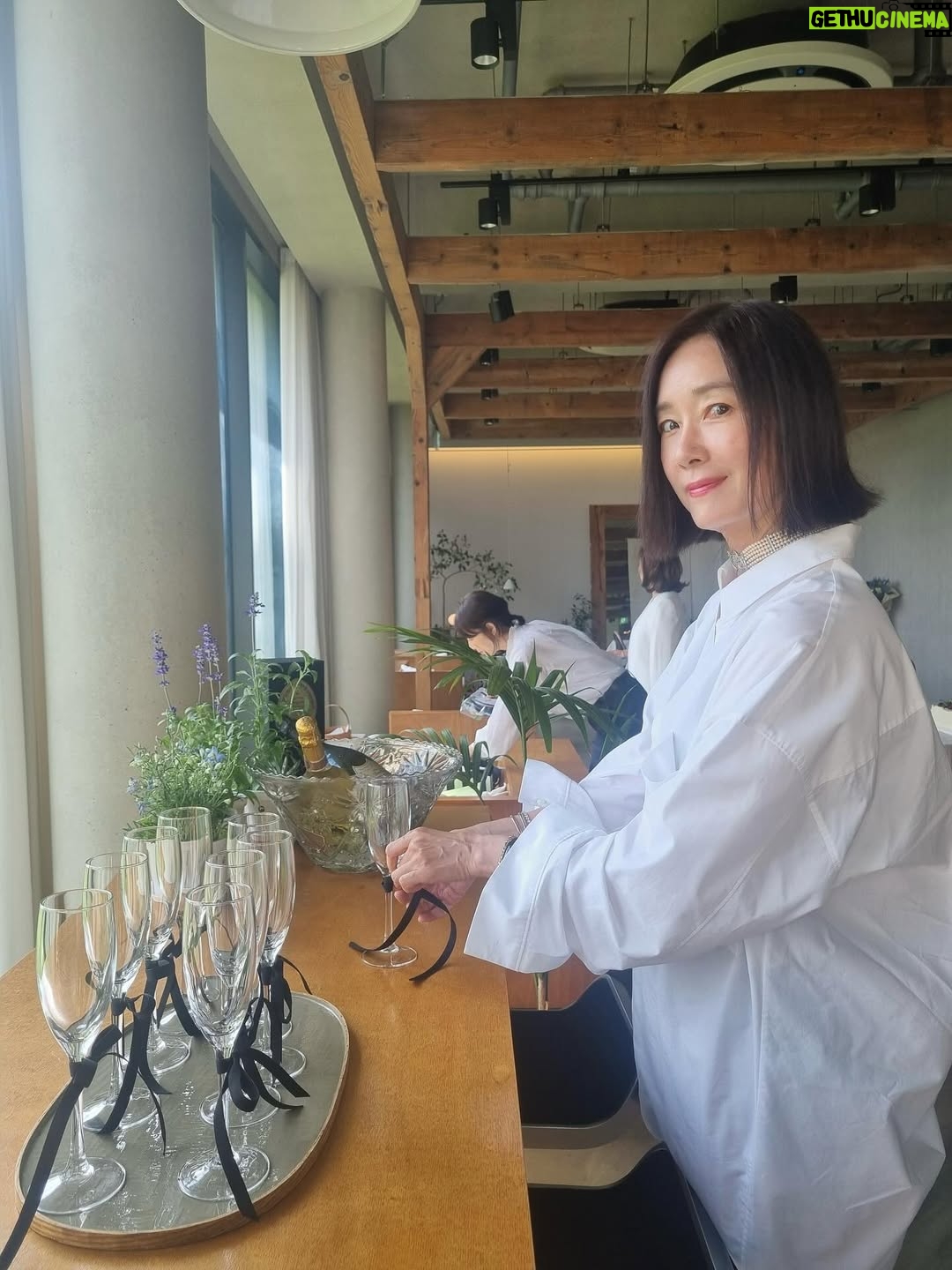 Choi Ji-woo - 49.8K Likes - 소중한 인연들🥰
감사하고,사랑합니다❤️

막내나이가 벌써…😂🙄🫣😎😘