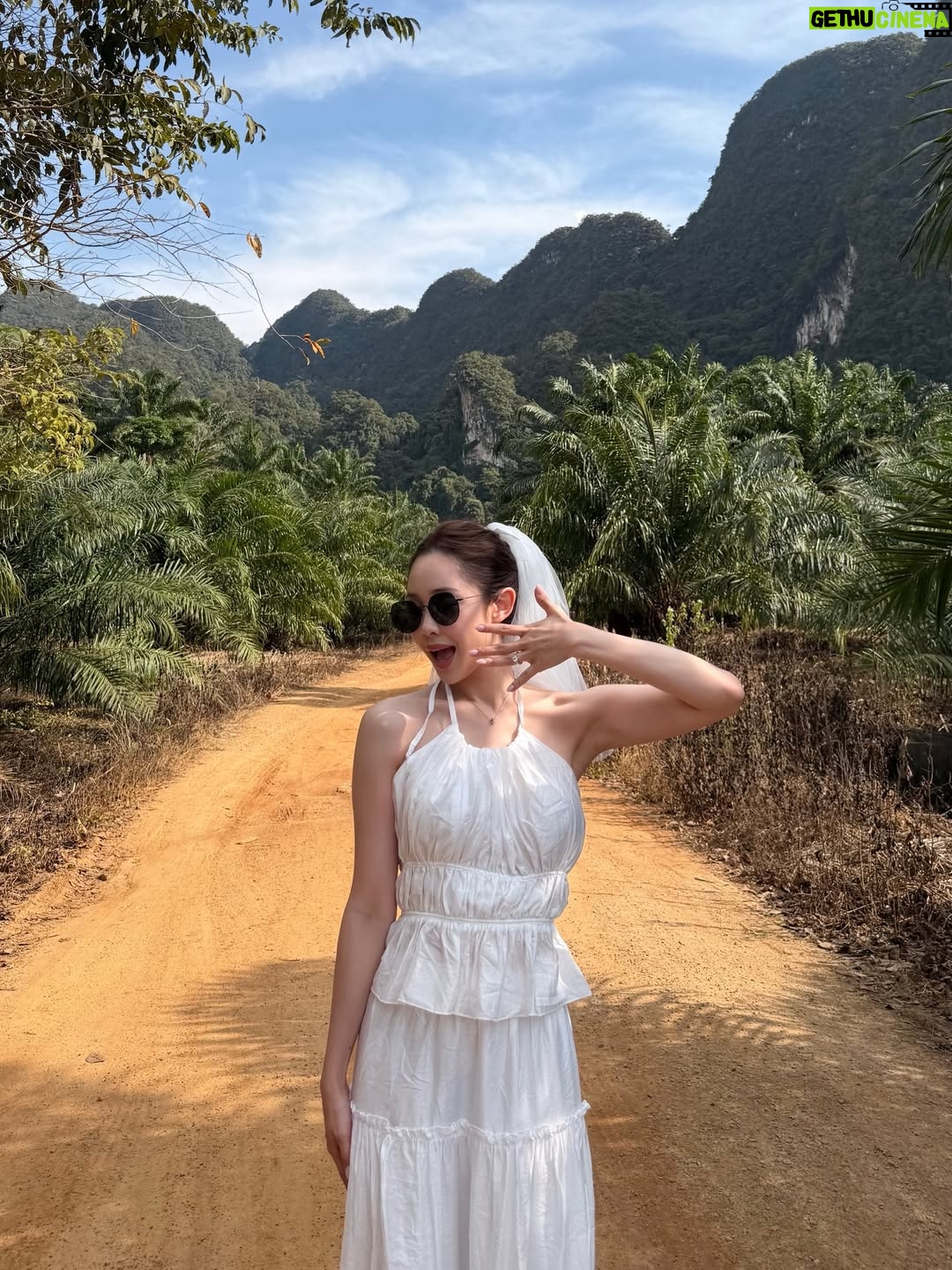 Choi Seol-hwa - 602 Likes - 나 진짜 웃기고 잊지 못할 뚝딱 프로포즈 받았는데
인스타에 어떻게 올려야 재미있다고 소문이 날까ㅋㅋㅋㅋ