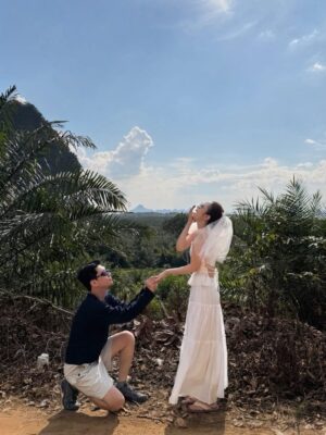 Choi Seol-hwa Instagram - 나 진짜 웃기고 잊지 못할 뚝딱 프로포즈 받았는데
인스타에 어떻게 올려야 재미있다고 소문이 날까ㅋㅋㅋㅋ