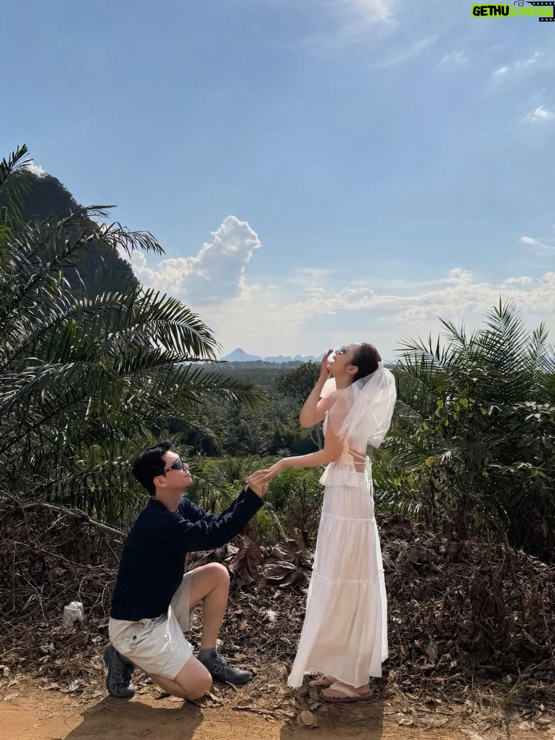 Choi Seol-hwa - 602 Likes - 나 진짜 웃기고 잊지 못할 뚝딱 프로포즈 받았는데
인스타에 어떻게 올려야 재미있다고 소문이 날까ㅋㅋㅋㅋ