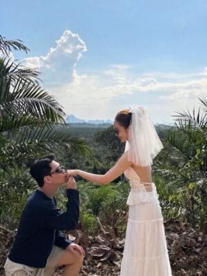 Choi Seol-hwa Instagram - 나 진짜 웃기고 잊지 못할 뚝딱 프로포즈 받았는데
인스타에 어떻게 올려야 재미있다고 소문이 날까ㅋㅋㅋㅋ