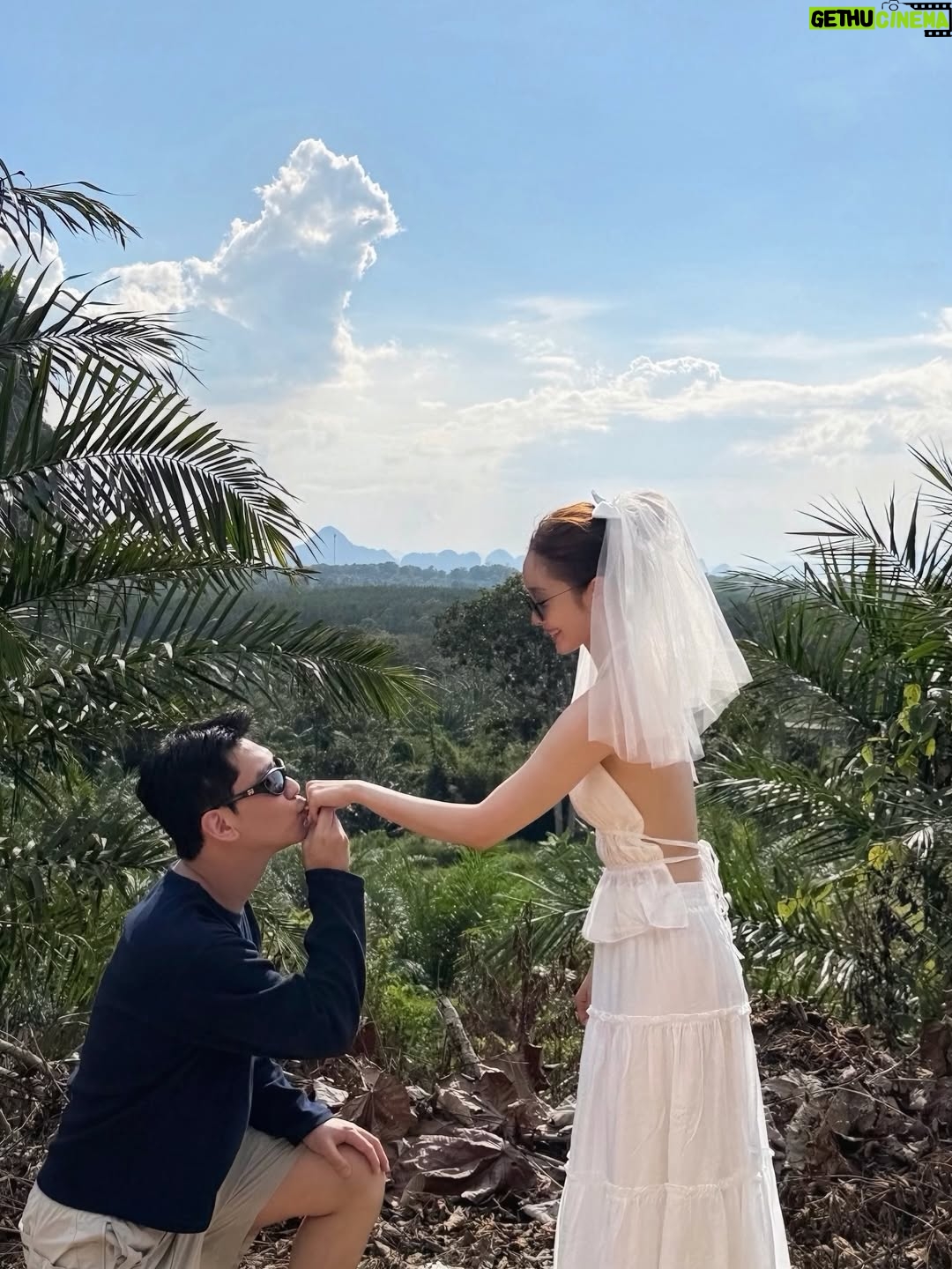 Choi Seol-hwa - 602 Likes - 나 진짜 웃기고 잊지 못할 뚝딱 프로포즈 받았는데
인스타에 어떻게 올려야 재미있다고 소문이 날까ㅋㅋㅋㅋ