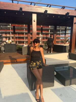 Christabel Ekeh Instagram - Thank you Jesus ❤️🙏.
Never dim to fit in.