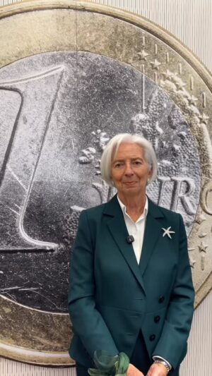 Christine Lagarde Instagram - 🇧🇬🇪🇺 As we step into 2026, we proudly welcome Bulgaria to the euro family!

Our sincere thanks to the Bulgarian National Bank for its dedicated work and commitment in preparing for the adoption of the euro.

Wishing everyone a happy and successful New Year!