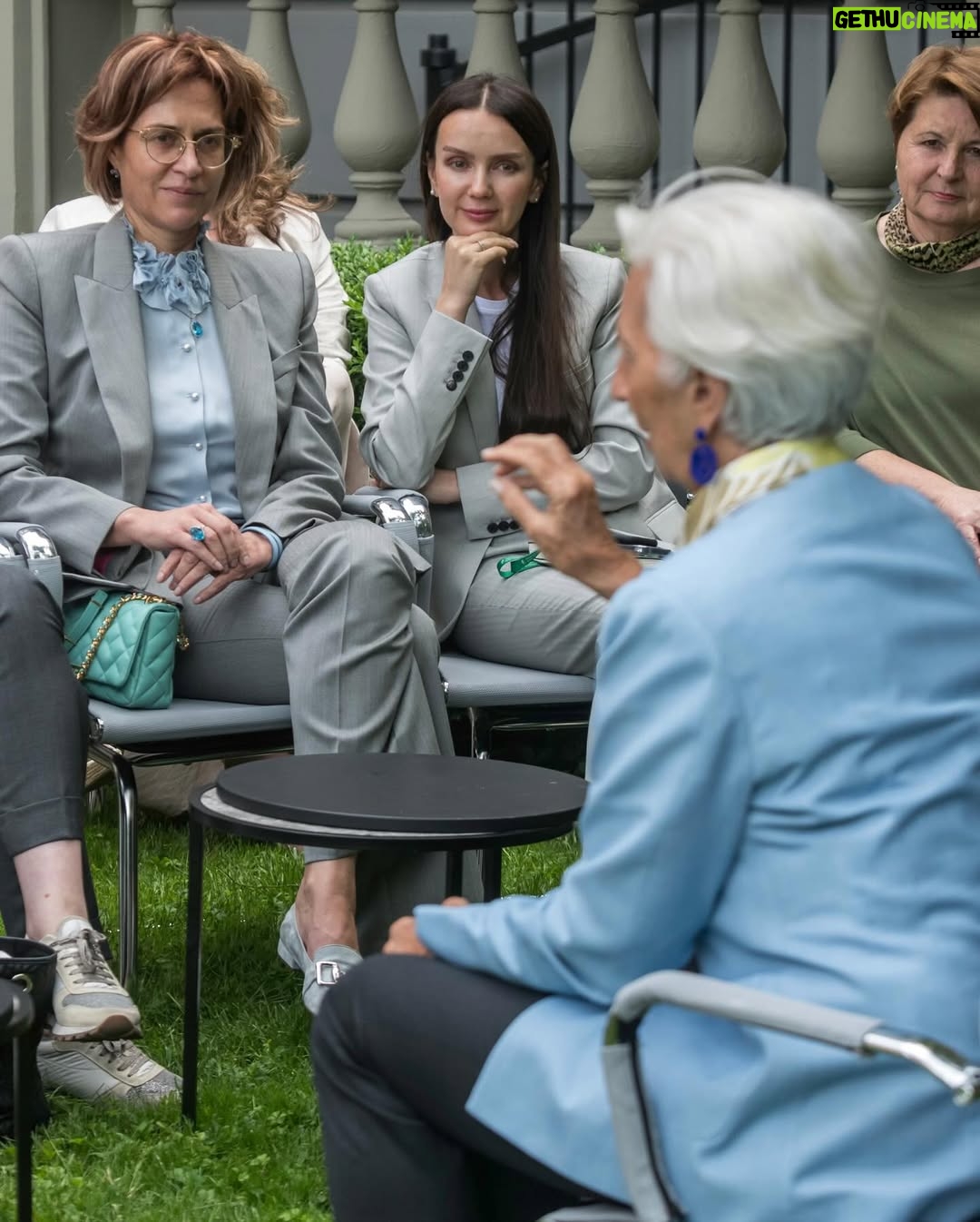 Christine Lagarde - 3.9K Likes - As 2025 draws to a close, I’m thinking back to some of the year’s key moments.

In June I visited Kyiv. The strength, determination and resilience of every Ukrainian I met during that visit stays with me.