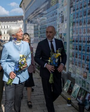 Christine Lagarde Instagram - As 2025 draws to a close, I’m thinking back to some of the year’s key moments.

In June I visited Kyiv. The strength, determination and resilience of every Ukrainian I met during that visit stays with me.