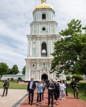 Christine Lagarde Instagram - As 2025 draws to a close, I’m thinking back to some of the year’s key moments.

In June I visited Kyiv. The strength, determination and resilience of every Ukrainian I met during that visit stays with me.