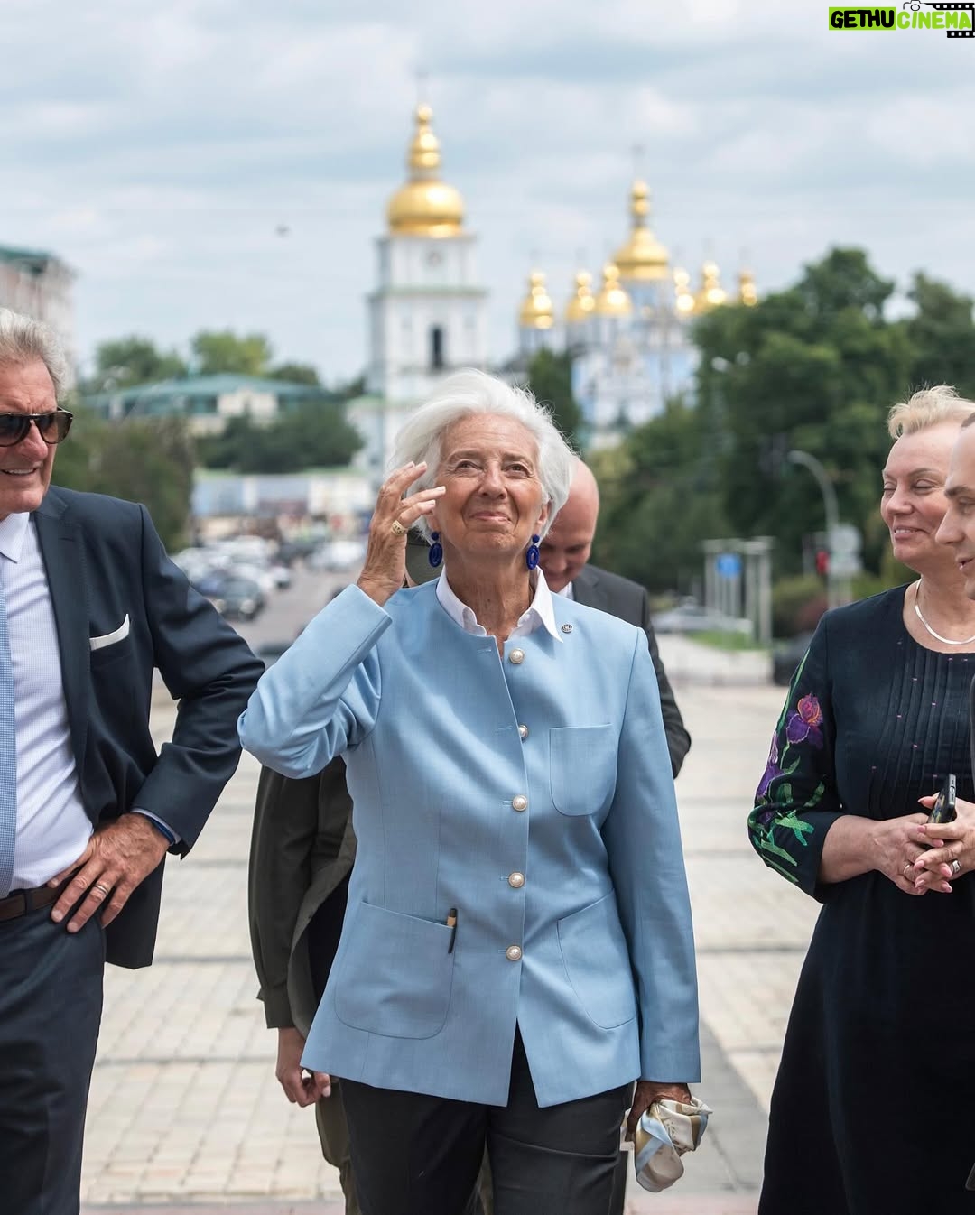 Christine Lagarde - 3.9K Likes - As 2025 draws to a close, I’m thinking back to some of the year’s key moments.

In June I visited Kyiv. The strength, determination and resilience of every Ukrainian I met during that visit stays with me.