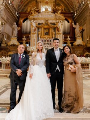 Cindy Marina Instagram - 🤍 Eternal love in the eternal city ♾️
•
•
Photography @bottega53 
Planner @erikamorgera 
Video @marcocaputofilms 
Makeup @henrigjata_mua 
Hair @florii_hairstyle