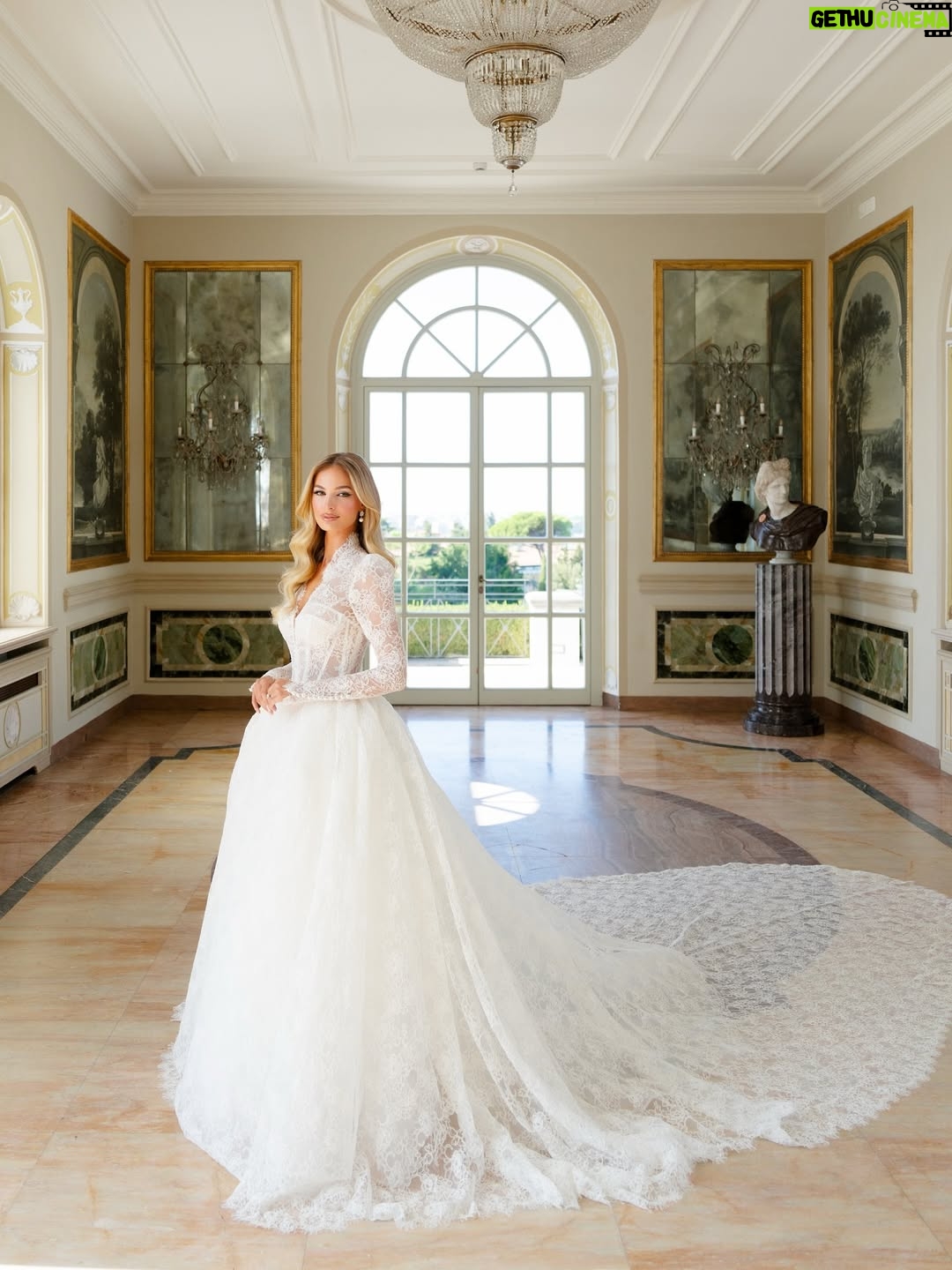 Cindy Marina - 32.2K Likes - 🤍 Eternal love in the eternal city ♾️
•
•
Photography @bottega53 
Planner @erikamorgera 
Video @marcocaputofilms 
Makeup @henrigjata_mua 
Hair @florii_hairstyle