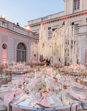 Cindy Marina Instagram - Dinner reception of my dreams 🕯️

A big thank you to the wonderful @erikamorgera , Riccardo and the whole team for your tireless work to make this vision come to life! It’s truly beyond my wildest dreams 🩷