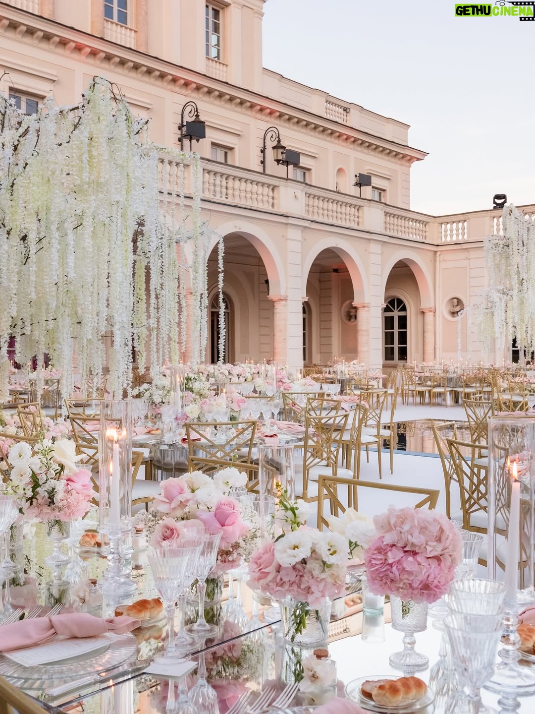 Cindy Marina - 6.3K Likes - Dinner reception of my dreams 🕯️

A big thank you to the wonderful @erikamorgera , Riccardo and the whole team for your tireless work to make this vision come to life! It’s truly beyond my wildest dreams 🩷
