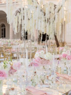 Cindy Marina Instagram - Dinner reception of my dreams 🕯️

A big thank you to the wonderful @erikamorgera , Riccardo and the whole team for your tireless work to make this vision come to life! It’s truly beyond my wildest dreams 🩷