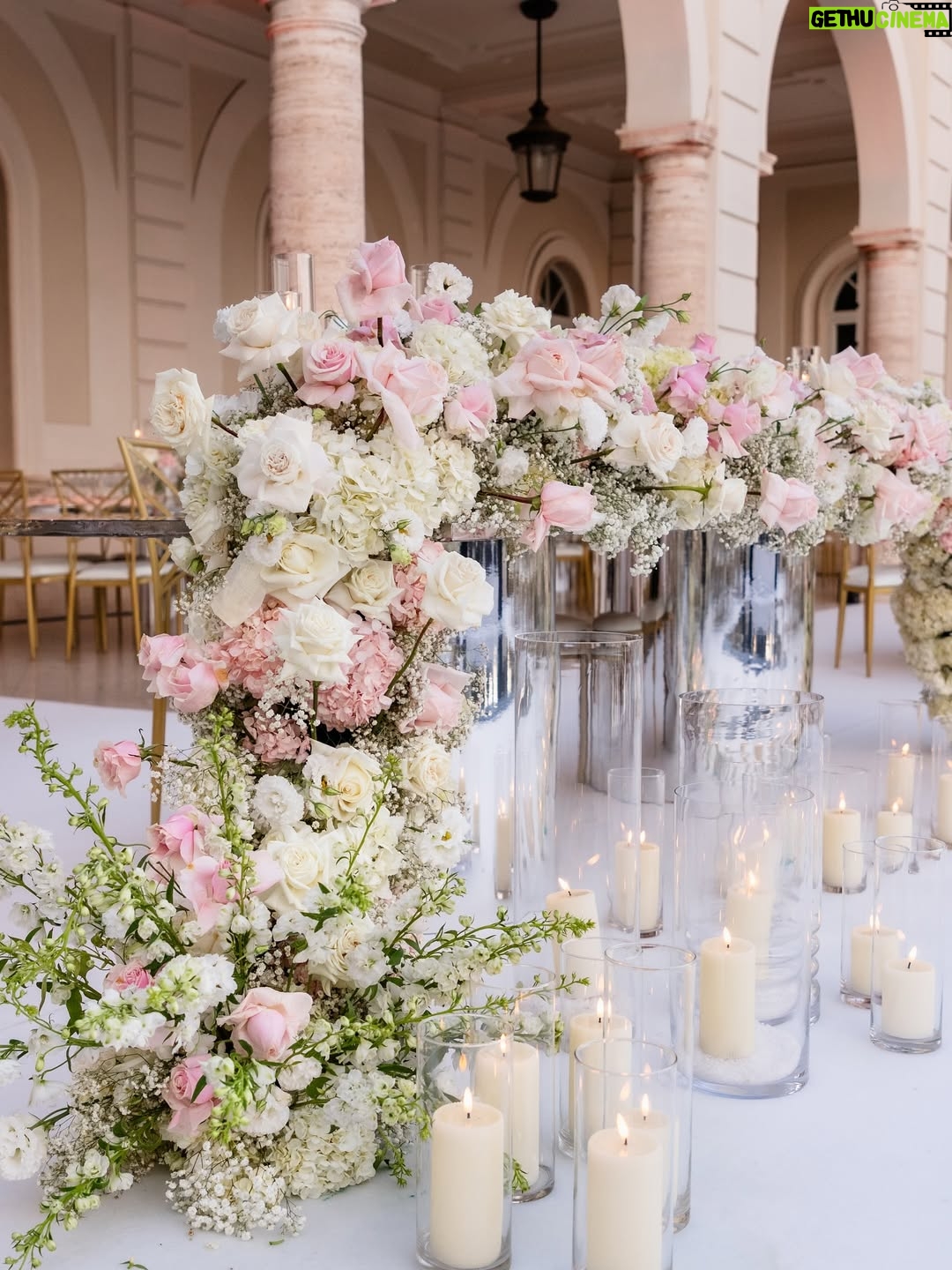 Cindy Marina - 6.3K Likes - Dinner reception of my dreams 🕯️

A big thank you to the wonderful @erikamorgera , Riccardo and the whole team for your tireless work to make this vision come to life! It’s truly beyond my wildest dreams 🩷