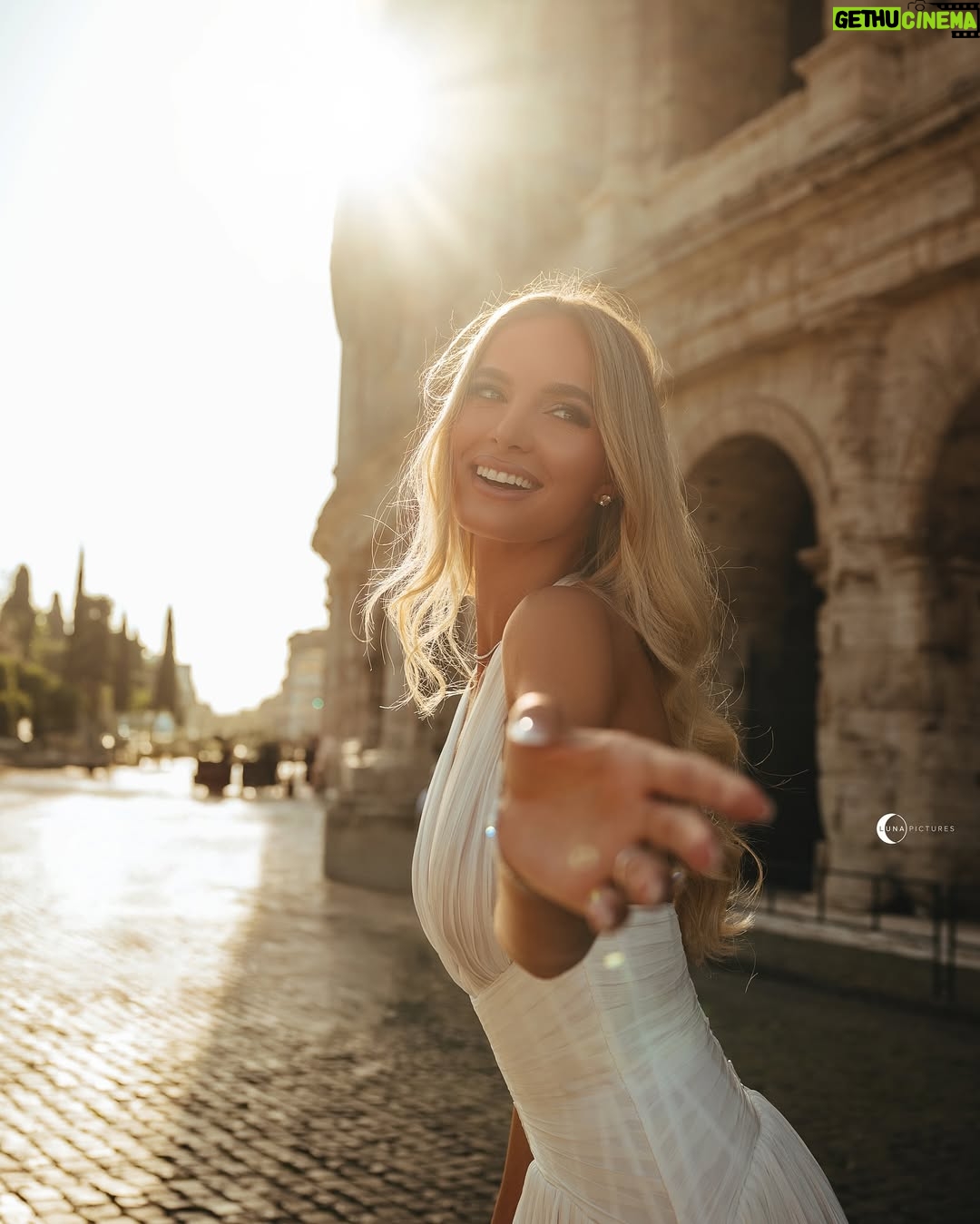 Cindy Marina - 10.4K Likes - A Roman dream 🤍✨ 

Shot by the talented @lunapictures.al 
Dress by amazing @aiahmariage 
Makeup by bestie @henrigjata_mua 
Hair by my baby @florii_hairstyle