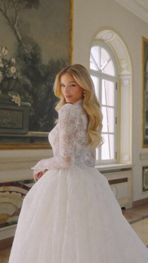 Cindy Marina Instagram - Some moments from our special day ✨ 

Video @marcocaputofilms 
Photo @bottega53 
Planner @erikamorgera 
Makeup @henrigjata_mua 
Hair @florii_hairstyle
