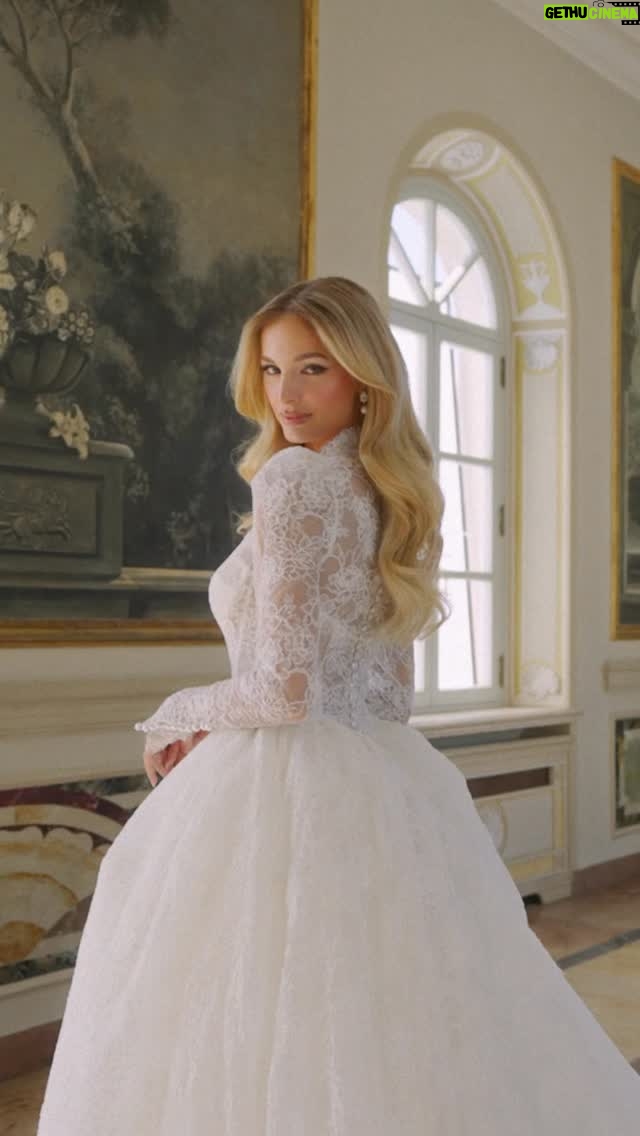 Cindy Marina - 10.3K Likes - Some moments from our special day ✨ 

Video @marcocaputofilms 
Photo @bottega53 
Planner @erikamorgera 
Makeup @henrigjata_mua 
Hair @florii_hairstyle