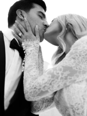 Cindy Marina Instagram - A few more from @cindymarinaa and @genartopalli1. shot in Rome last weekend. Congratulations guys ✨✨ 
Photography @bottega53 
Video @marcocaputofilms
—
Planner @erikamorgera
Veil @geraldina_sposa
Makeup @henrigjata_mua
Hair @florii_hairstyle
Jewelry @artisticjewellerypirro