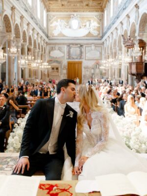 Cindy Marina Instagram - 🤍 Eternal love in the eternal city ♾️
•
•
Photography @bottega53 
Planner @erikamorgera 
Video @marcocaputofilms 
Makeup @henrigjata_mua 
Hair @florii_hairstyle