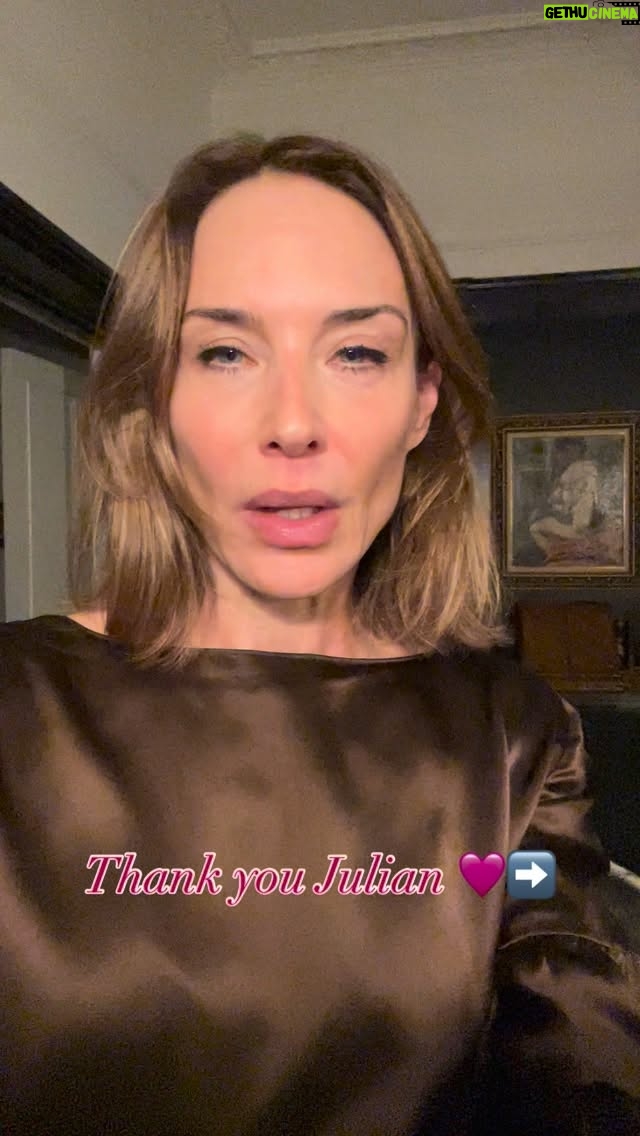 Claire Forlani - 7.7K Likes - #julianschnabel  #basquait #jeanmichelbasquiat & Gina #makeartnotwar 🖤🩶🤍