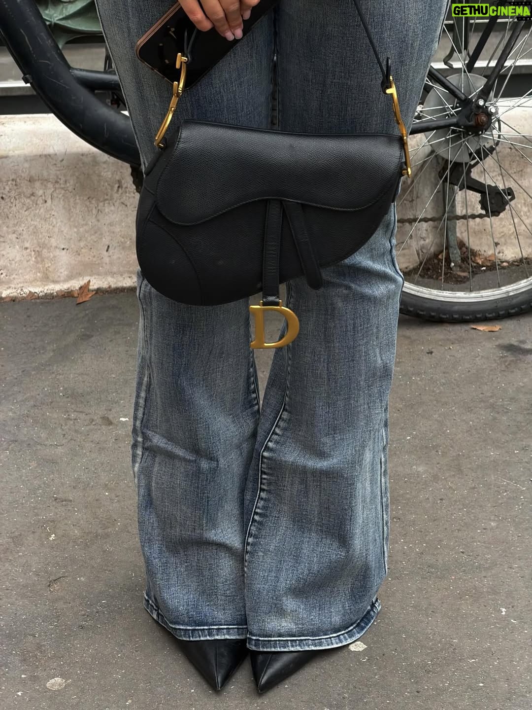 Clarysse Pereira - 35.2K Likes - @FashionNova

Ref : Jean évasé taille basse Ride On pour femme - Délavage vintage
Pull Mila à épaules dénudées - Gris

#publicité
