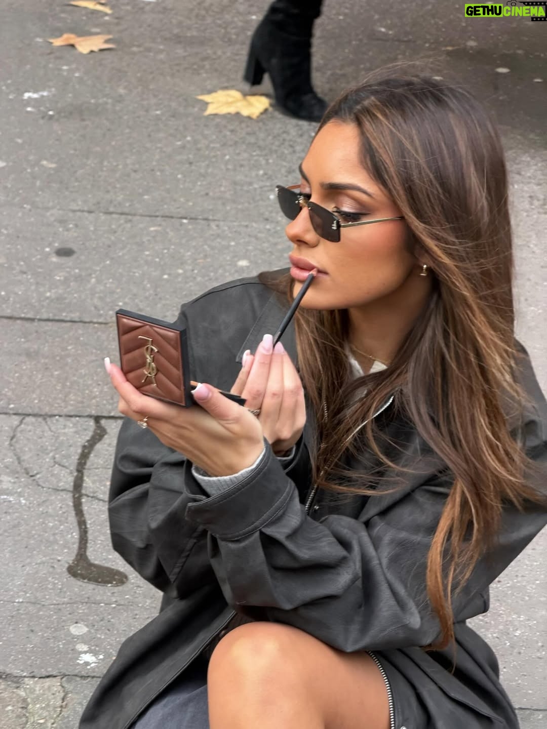Clarysse Pereira - 34.2K Likes - @FashionNova

Ref : Pull polo Layla en maille torsadée - Gris/combiné
Blouson aviateur Alexis en similicuir délavé - Noir
Jupe-short plissée à ceinture Nobody’s Business

#publicité