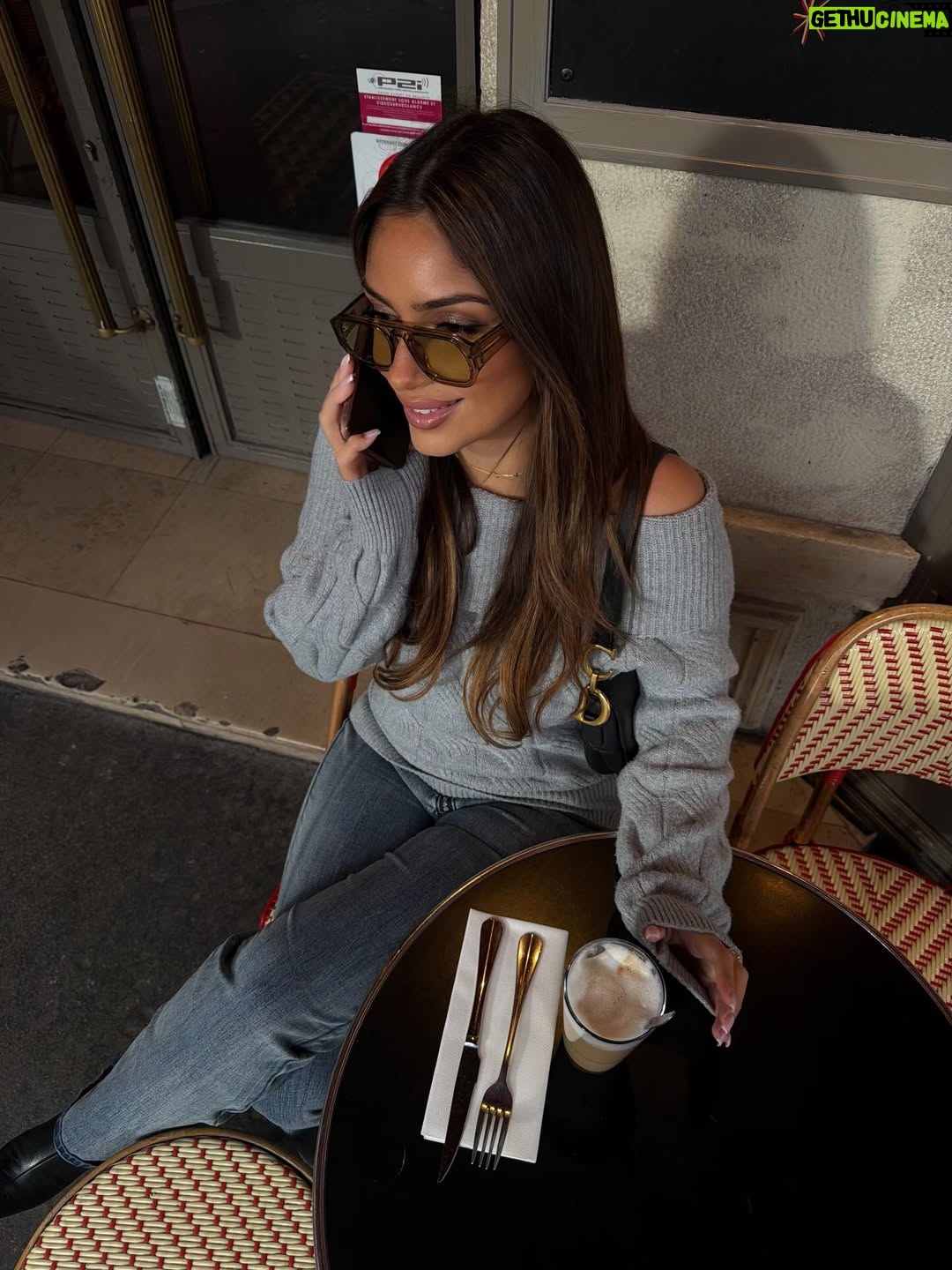 Clarysse Pereira - 35.2K Likes - @FashionNova

Ref : Jean évasé taille basse Ride On pour femme - Délavage vintage
Pull Mila à épaules dénudées - Gris

#publicité