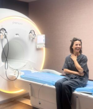 Constance Zimmer Instagram - I DID IT!! Not only my first MRI scan, but my first full body MRI scan, thanks to partnering with @prenuvo! Since my mom passed suddenly, from something that could’ve been seen with technology like this, I felt I had to get this done right away. Heart health, bone health, YOUR health is a priority, so wouldn’t you want to know what’s going on inside your body! This @prenuvo scan is able to detect solid cancerous tumors at stage 1 and around 500 other conditions. No radiation or contrast, making it a safe proactive screening tool. I had a nice calm room to change in, watched Forest Gump on Netflix, didn’t move for 45 minutes (which oddly felt like a gift), had board certified radiologists to guide me AND snacks for after (because you do need to fast 4 hours before)! #thankfulthursday #thankful #health #prenuvopartner use link IN MY BIO for $300 off a full body scan - give the gift of making your health your first priority prenuvo.com/CONSTANCE !